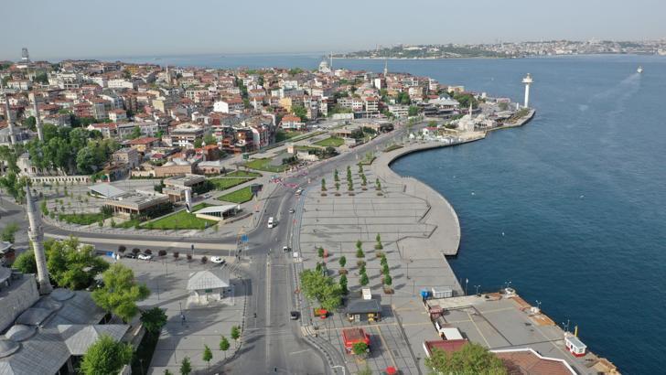 Sokağa çıkma yasağının ilk gününde İstanbul'da yollar ve meydanlar boş kaldı