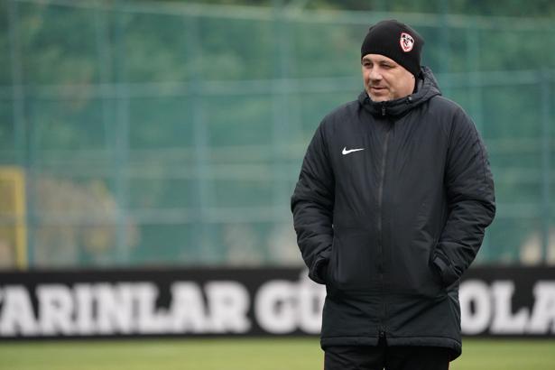 Gaziantep FK'den Marius Sumudica'ya destek açıklaması