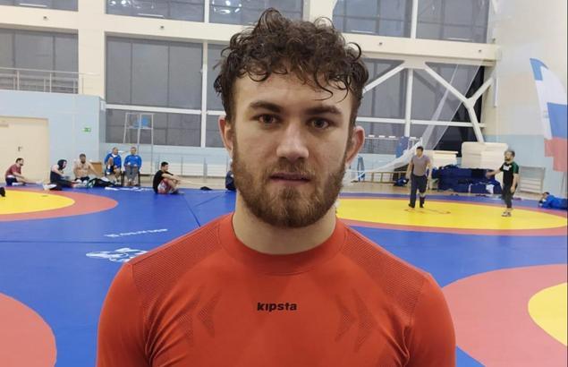 Milli güreşçi Süleyman Karadeniz, olimpiyatların ertelenmesini fırsata çevirmek istiyor
