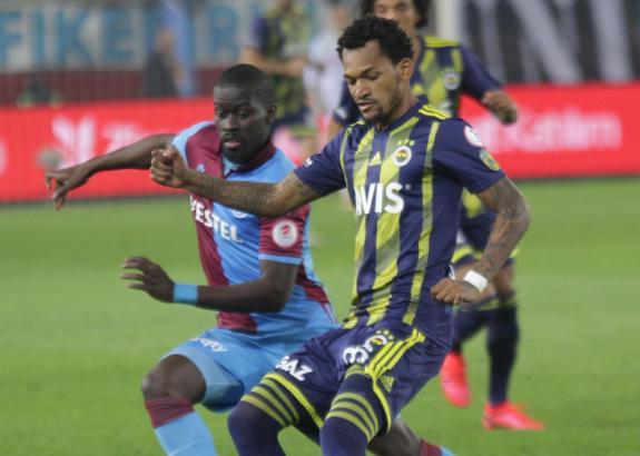 Trabzonspor-Fenerbahçe maçında bir sakatlık şoku daha!