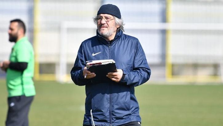 Mustafa Reşit Akçay'dan flaş sözler: Trabzonspor'un şampiyon olmasını istiyorum
