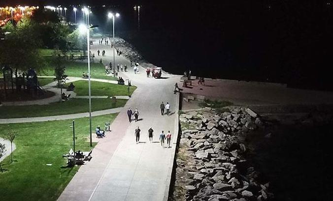 Bostancı ve Maltepe sahillerine akın ettiler