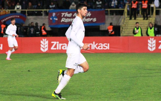 Altay'ın genç stoperi Cenk Özkacar'a teklif yağıyor