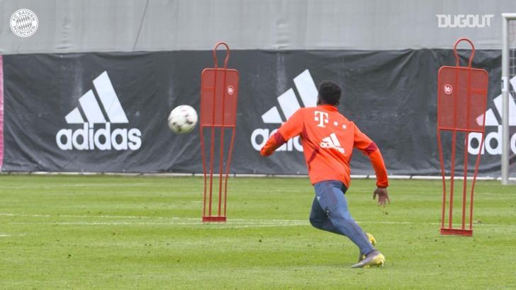 Alphonso Davies'in Bayern Münih'te hızlı yükselişi!