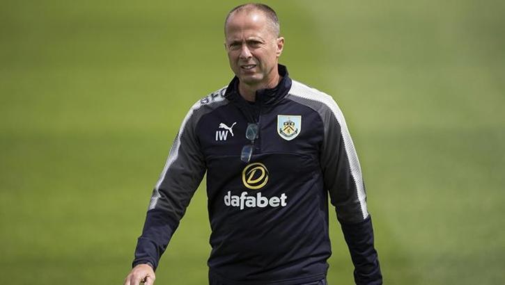 İngiltere'de Burnley'in yardımcı antrenörü Ian Woan'da corona virüs vakası