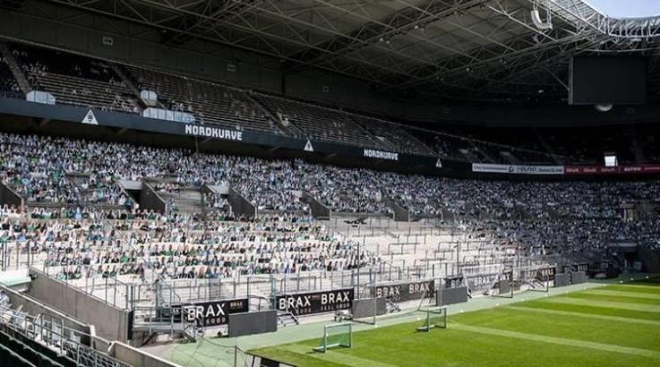 Borussia Mönchengladbach'a maket taraftar desteği