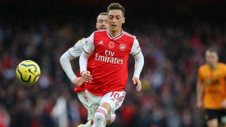 Mesut Özil'in menajerinden transfer açıklaması