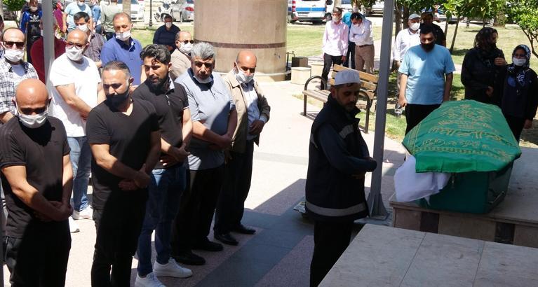 İlhan Palut'un annesi Leyla Palut, Hatay'da toprağa verildi