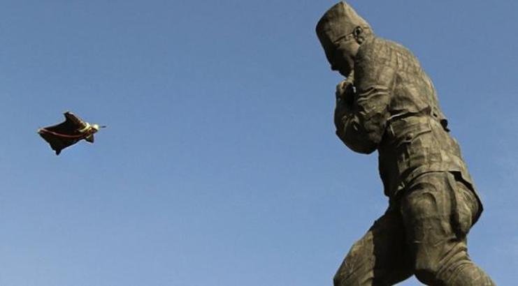 19 Mayıs'ın 101. yıl dönümünde Atatürk'ü gökyüzünde andılar