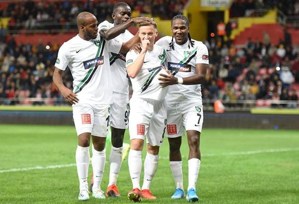 Denizlispor'dan Isaac Sackey ve Oscar Estupinan operasyonu
