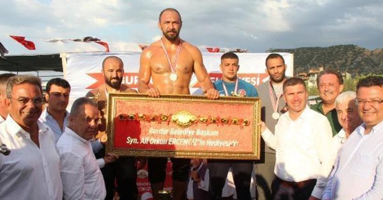 Burdur'da başpehlivan Ali Gürbüz