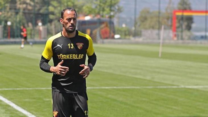 Göztepe gruplar halinde başladı