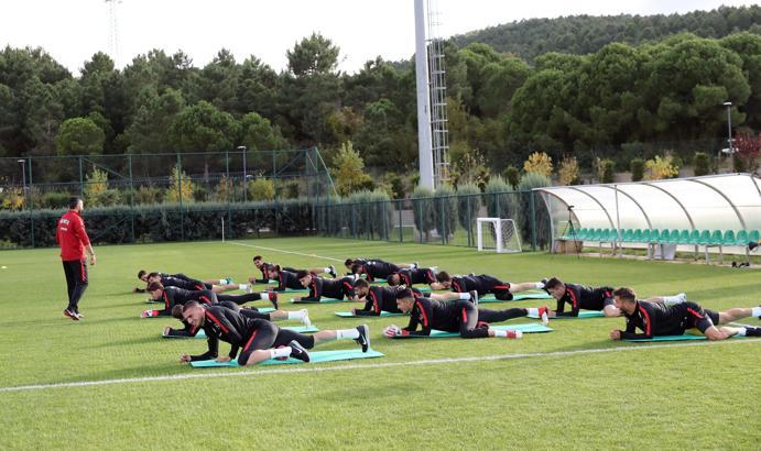 Ümit Milli Futbol Takımı'nda Fransa maçı hazırlıklarını tamamladı