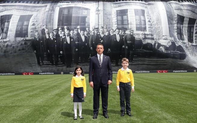 100 yıl önceki fotoğraf, Fenerbahçe Stadı'nda dalgalandı