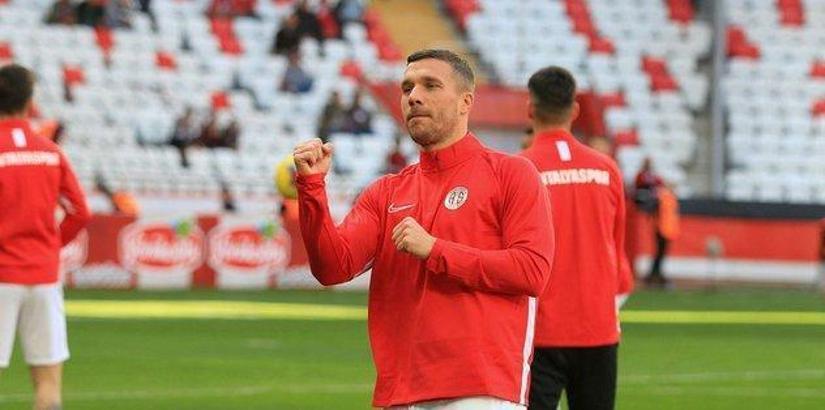 Podolski, yeşil sahalardan sonra