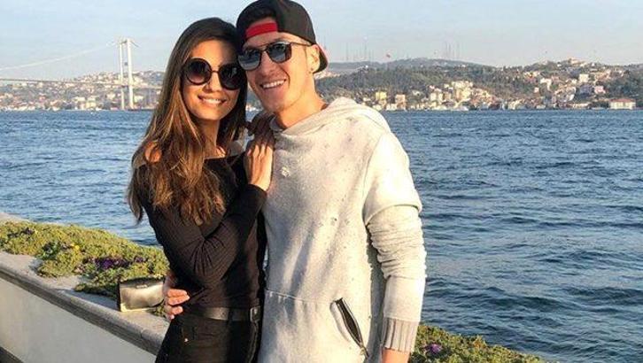 Mesut Özil ve Amine Gülşe'nin yeni doğan bebeklerine 5 milyon TL'lik teklif