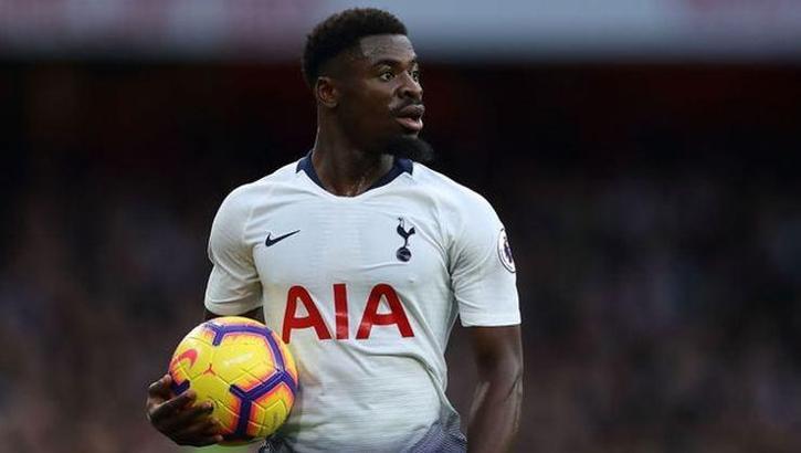 Tottenhamlı futbolcular sosyal mesafe kuralını yine ihlal etti
