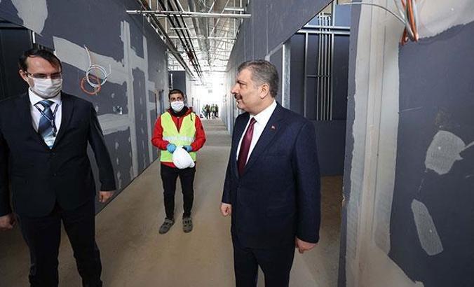 Sağlık Bakanı Koca'dan yapımı süren hastanelerde inceleme