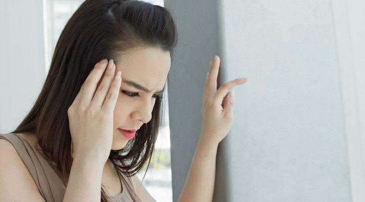 Baş Dönmesine Ne İyi Gelir? Nasıl Geçer? Baş Dönünce Yapılacaklar Ve İçilecek Şeyler