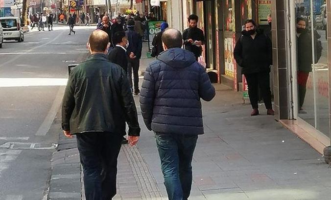 Zonguldak'ta birbirine 1,5 metreden yakın yürüyenlere para cezası kesilecek
