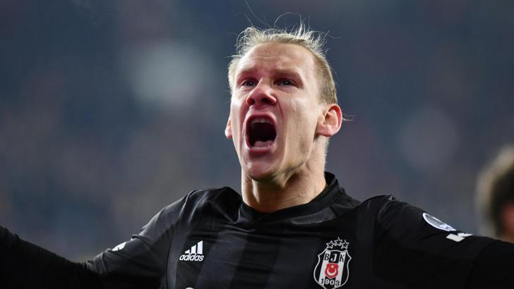 Beşiktaş'ta Domagoj Vida görüşme odasına