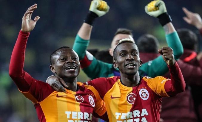 Galatasaray'da Seri kafa karıştırdı
