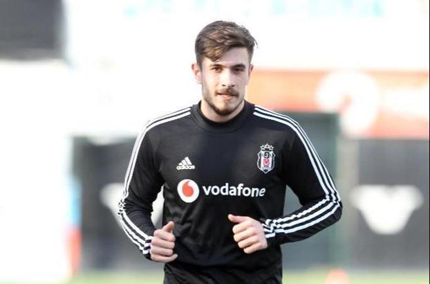 Dorukhan Toköz görüşme odasına...