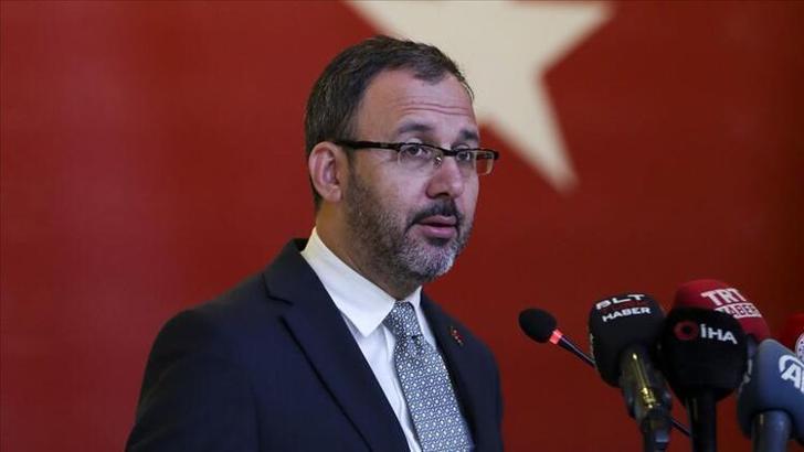 Bakan Kasapoğlu'ndan Bursaspor paylaşımlı 'Evde kal' mesajı