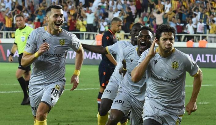 Jahovic ve Guilherme taraftarlarla buluşuyor