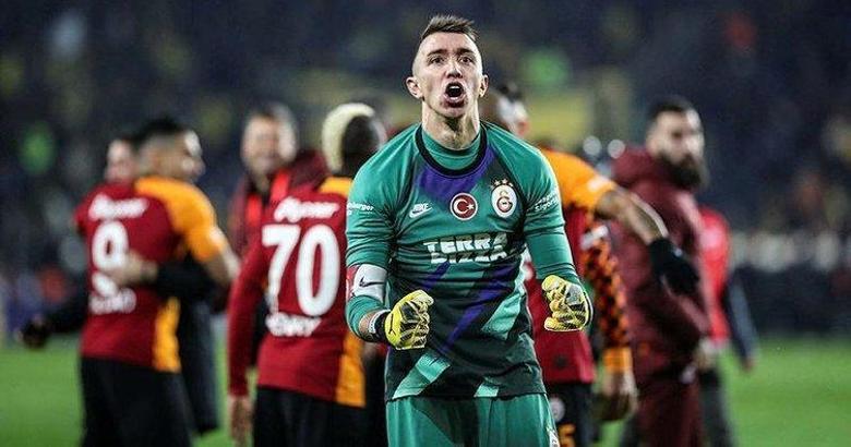 Muslera: Beni en çok zorlayan forvet Burak Yılmaz