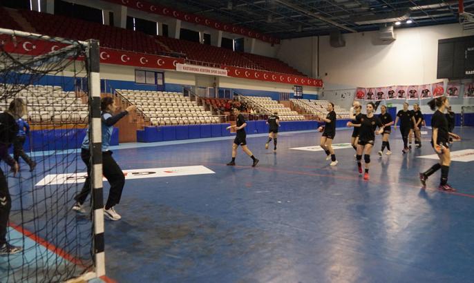 Kastamonu Belediyespor, Siofok maçı hazırlıklarını tamamladı