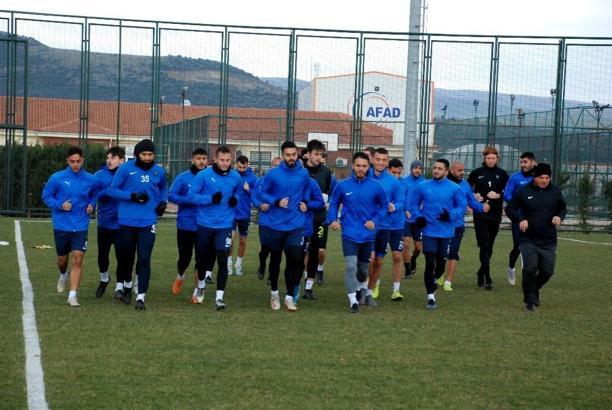 Lider Karacabey Belediyespor, Muğlaspor'a bilendi