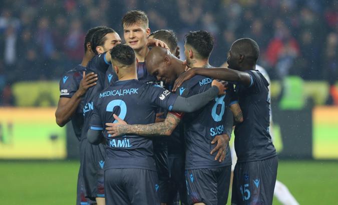 Karadeniz'in kralı Trabzonspor!