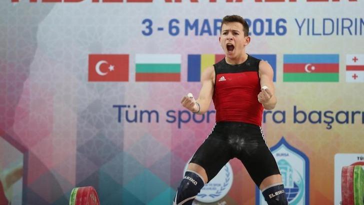 Caner Toptaş'tan gümüş madalya