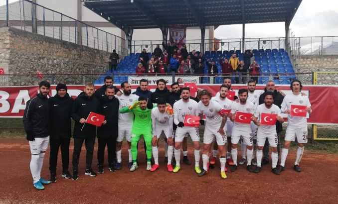 Bandırmaspor zirvedeki yerini korudu