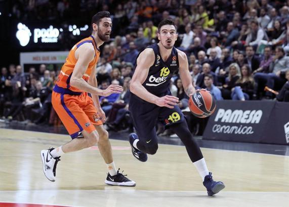 Fenerbahçe Play-Off'a tutundu