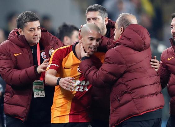Galatasaray, Fenerbahçe'yi 10 maç aradan sonra yendi