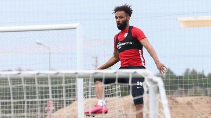 Nazım Sangare yarışına Fenerbahçe de katıldı