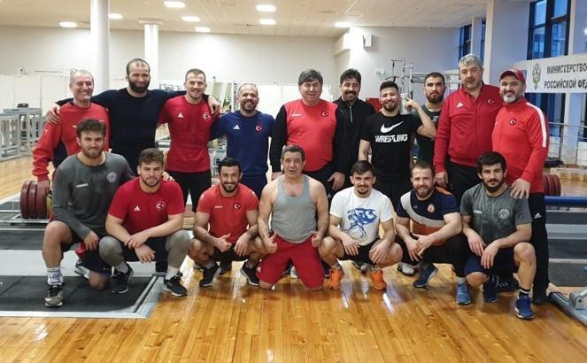 Serbest Güreş Milli Takımı, olimpiyat elemeleri hazırlıklarını Rusya'da sürdürüyor