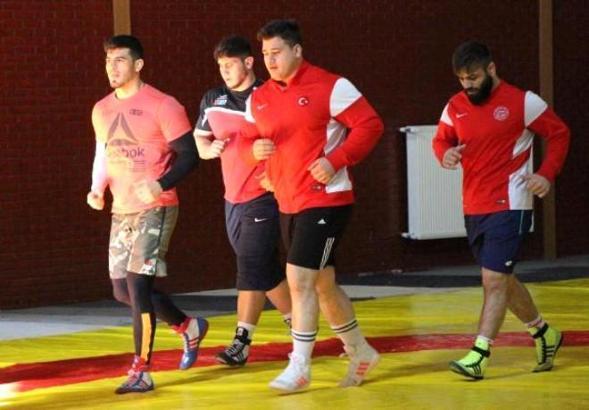 Güreşte olimpiyat elemeleri hazırlıkları başlıyor