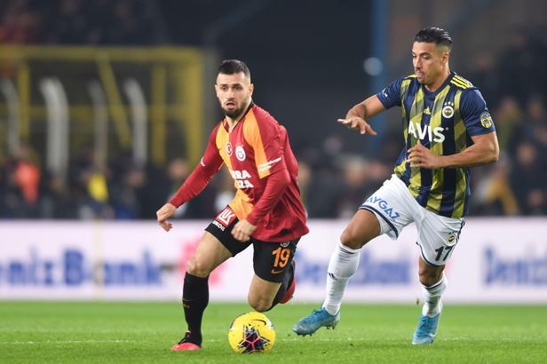 Fenerbahçe'de Dirar ilk kez sağda oynadı
