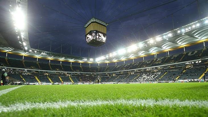 Salzburg-Frankfurt maçına fırtına engeli