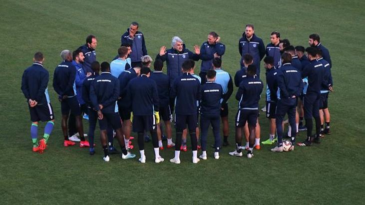 Uğur Tütüneker: “1 maç kaybettik diye yarıştan kopmadık”