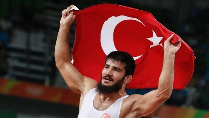 Milli güreşçi Soner Demirtaş, Avrupa üçüncüsü oldu