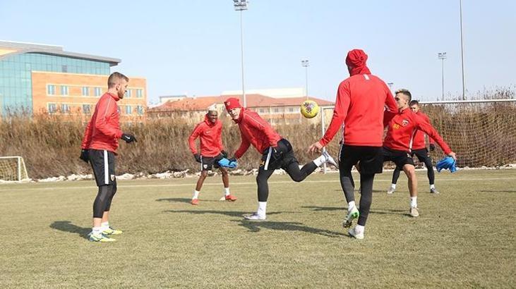 Kayserispor'da Emre Taşdemir kadrodan çıkarıldı