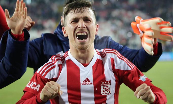 Mert Hakan Yandaş gollerine devam ediyor