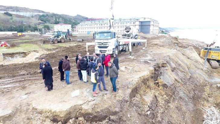 Mehmet Baykan ve Nazım Maviş Sinop Şehir Stadı'nda incelemelerde bulundu