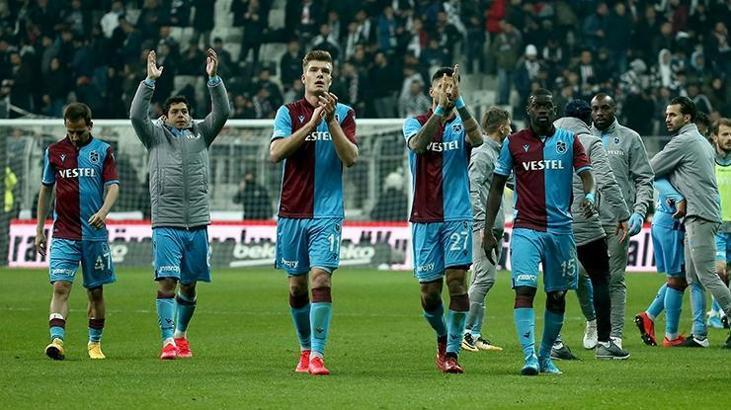 Trabzonspor bir puanı son anda kurtardı, yeniden zirveye çıktı