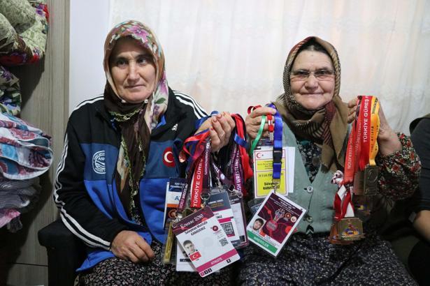 Şampiyon güreşçi Süleyman Karadeniz'in evinde altın madalya gururu