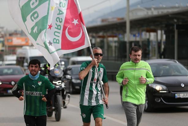 14 Şubat Sevgililer Günü'nde ilginç koşu